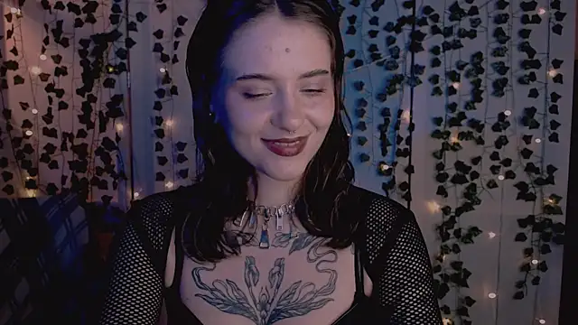 Snapshot of risha_laas chatting on 2, 10, 2025 risha laas online show from 2, 10, 2025