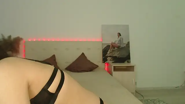 RoxannePure online show from 15, 2, 2026