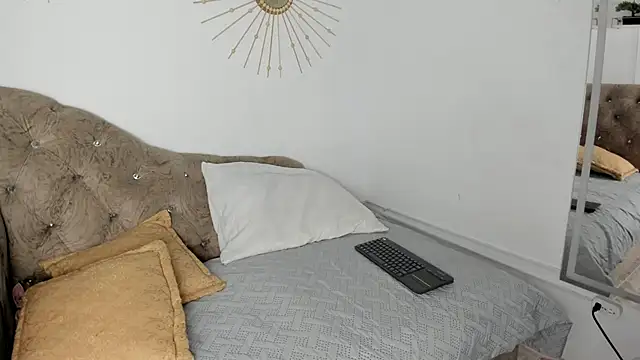 Snapshot of Naughty__Mom chatting on 26, 2, 2025 Naughty Mom online show from 26, 2, 2025