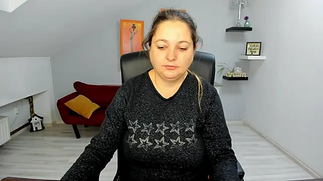 LollaGirl online show from 24, 11, 2025