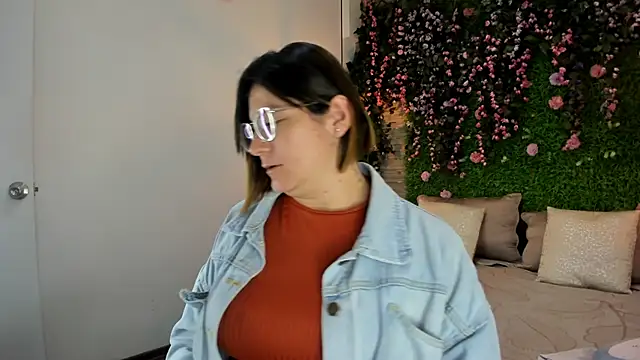 SarahDeyvis online show from 17, 12, 2025