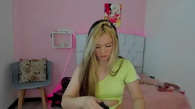 18candys online show from 22, 5, 2026