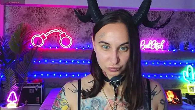 Cool Freak  online show from 19, 6, 2026