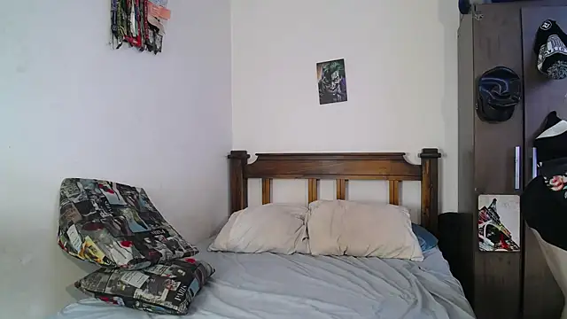 Snapshot of Twink_Temptation chatting on 8, 9, 2025 Twink Temptation online show from 8, 9, 2025