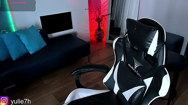  Jessy Moon  online show from 7, 3, 2026