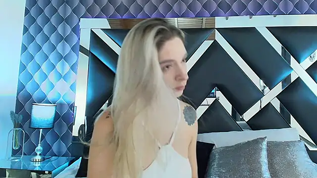 victoriaa lee  online show from 22, 1, 2025