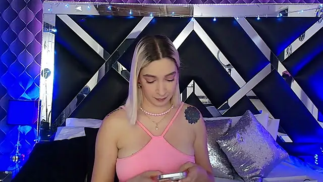Snapshot of victoriaa_lee_ chatting on 15, 5, 2026 victoriaa lee online show from 15, 5, 2026