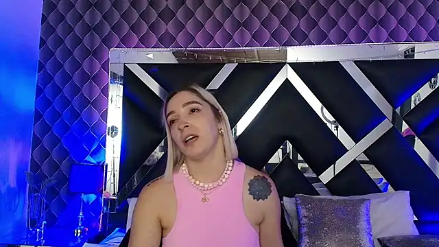 Snapshot of victoriaa_lee_ chatting on 5, 6, 2026 victoriaa lee online show from 5, 6, 2026