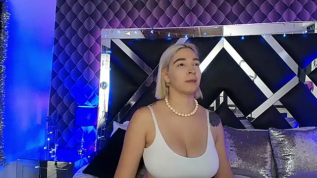Snapshot of victoriaa_lee_ chatting on 14, 7, 2026 victoriaa lee online show from 14, 7, 2026