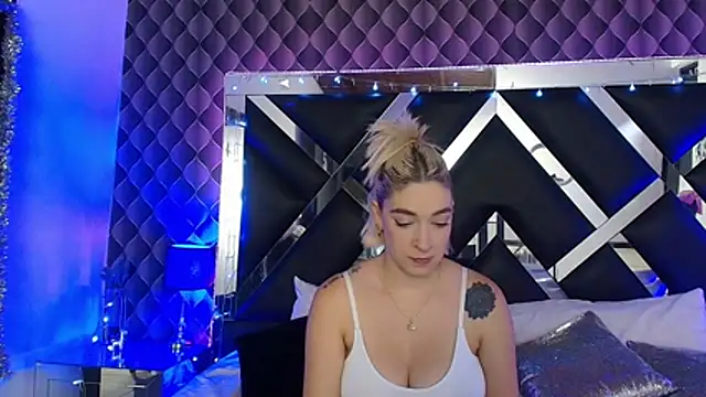 Snapshot of victoriaa_lee_ chatting on 28, 7, 2026 victoriaa lee online show from 28, 7, 2026