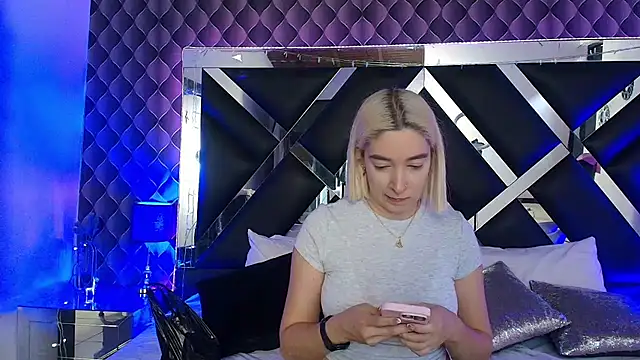 Snapshot of victoriaa_lee_ chatting on 29, 7, 2026 victoriaa lee online show from 29, 7, 2026