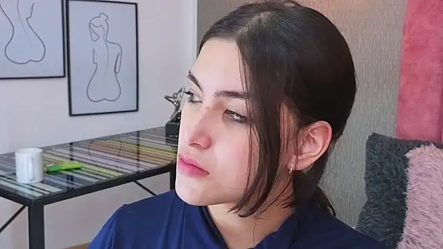 Alexa Thaylor  online show from 13, 4, 2026