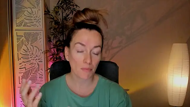 RebeccaMartinez online show from 15, 2, 2026