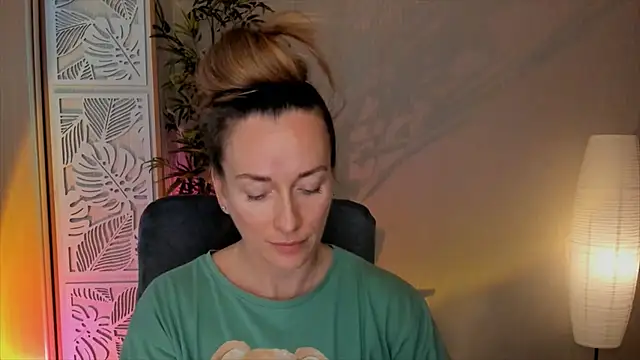 RebeccaMartinez online show from 15, 2, 2026