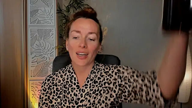 RebeccaMartinez online show from 30, 6, 2026