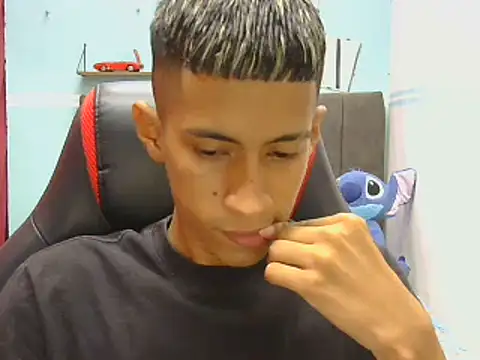 Snapshot of Angelstripboy chatting on 6, 8, 2026 Angelstripboy online show from 6, 8, 2026