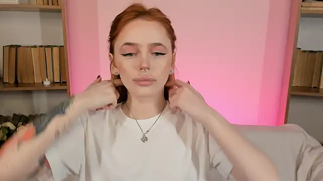 Phoenix Margo online show from 2, 12, 2025