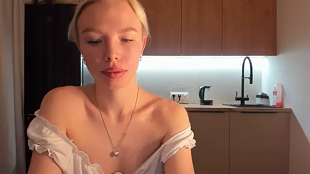 Snapshot of Olivia_Bells chatting on 11, 2, 2025 Olivia Bells online show from 11, 2, 2025