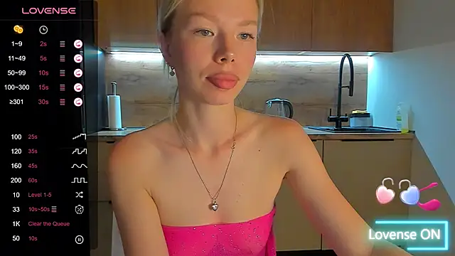 Snapshot of Olivia_Bells chatting on 24, 9, 2025 Olivia Bells online show from 24, 9, 2025