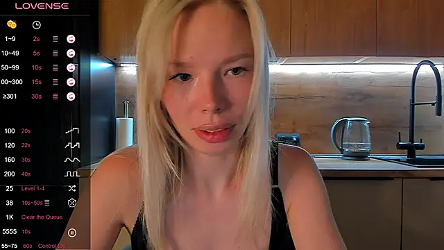 Snapshot of Olivia_Bells chatting on 18, 6, 2026 Olivia Bells online show from 18, 6, 2026