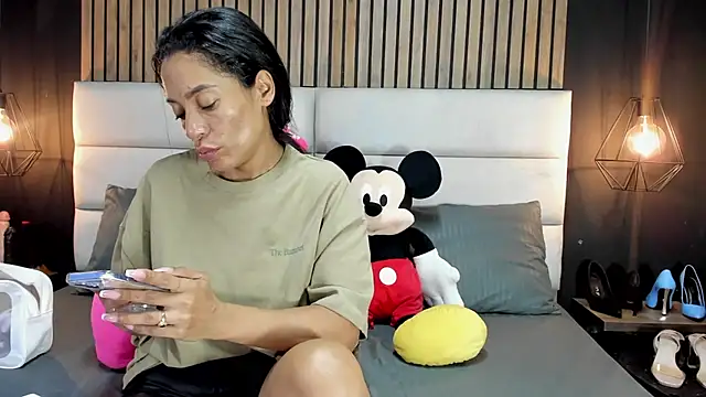 Snapshot of NiicolleMiller chatting on 3, 2, 2025 NiicolleMiller online show from 3, 2, 2025