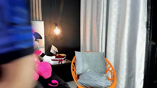 Snapshot of NiicolleMiller chatting on 17, 2, 2025 NiicolleMiller online show from 17, 2, 2025