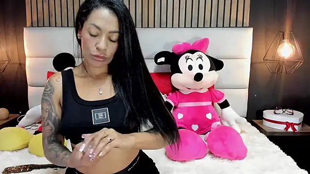 Snapshot of NiicolleMiller chatting on 6, 3, 2025 NiicolleMiller online show from 6, 3, 2025