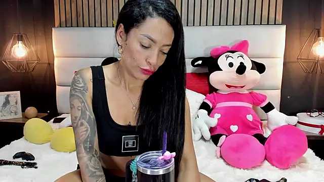 Snapshot of NiicolleMiller chatting on 6, 3, 2025 NiicolleMiller online show from 6, 3, 2025