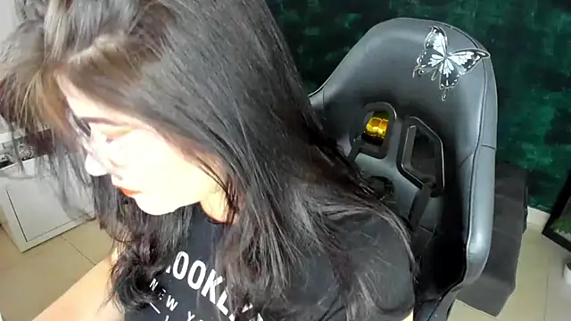 Snapshot of BellaFlaming chatting on 31, 1, 2025 BellaFlaming online show from 31, 1, 2025