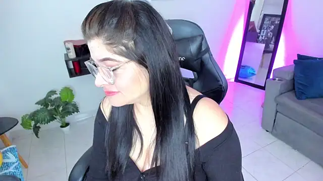 Snapshot of BellaFlaming chatting on 19, 9, 2025 BellaFlaming online show from 19, 9, 2025