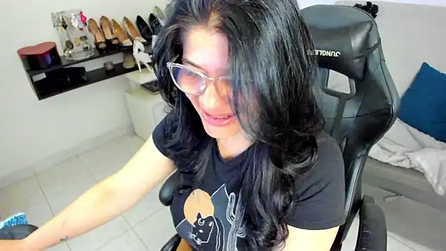 BellaFlaming online show from 10, 3, 2026