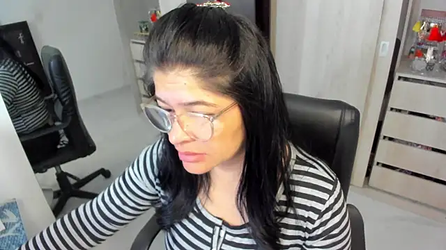 Snapshot of BellaFlaming chatting on 5, 6, 2026 BellaFlaming online show from 5, 6, 2026