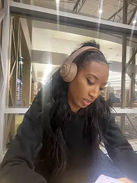 Iceblanca online show from 11, 11, 2025