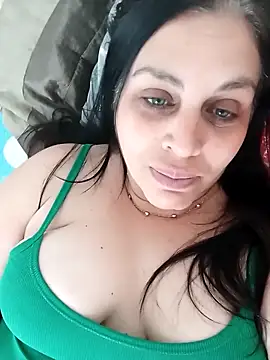 Snapshot of CRUELLAXX chatting on 2, 12, 2024 CRUELLAXX online show from 2, 12, 2024