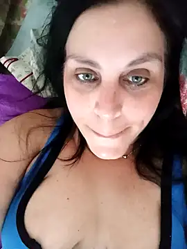 Snapshot of CRUELLAXX chatting on 1, 2, 2025 CRUELLAXX online show from 1, 2, 2025