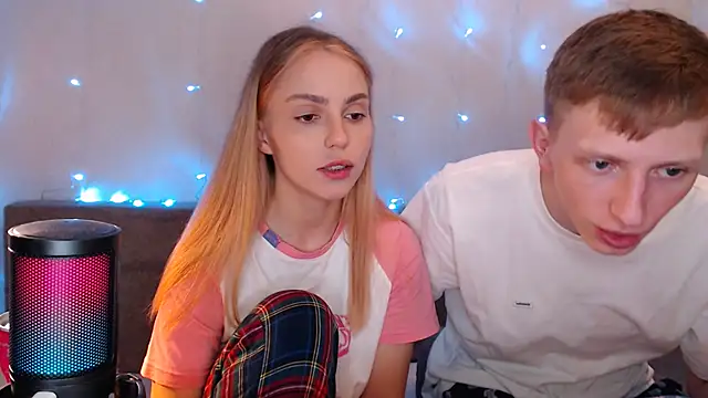 juliaanddima online show from 15, 9, 2025