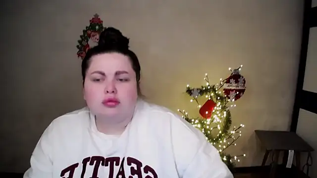 Emily Mo online show from 23, 12, 2025