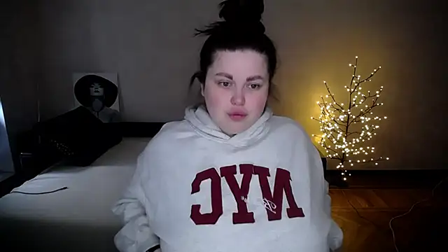 Emily Mo online show from 17, 4, 2026