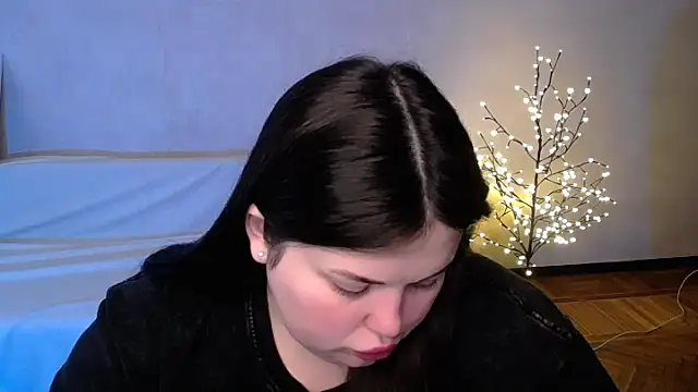 Emily Mo online show from 5, 6, 2026