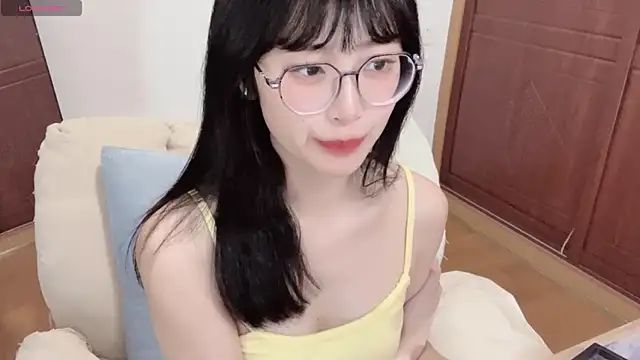 Snapshot of 4uoki chatting on 22, 3, 2025 4uoki online show from 22, 3, 2025