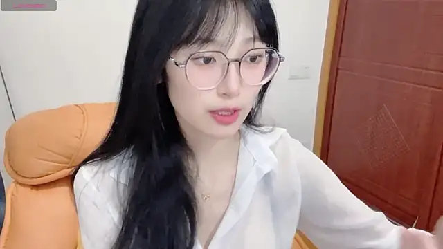 Snapshot of 4uoki chatting on 28, 9, 2025 4uoki online show from 28, 9, 2025