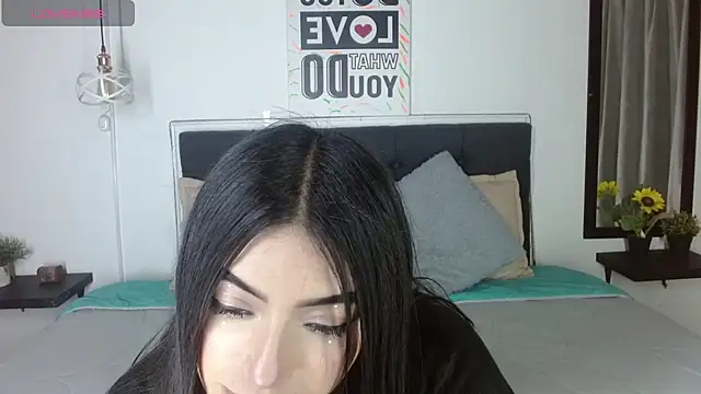 eva six online show from 7, 10, 2025