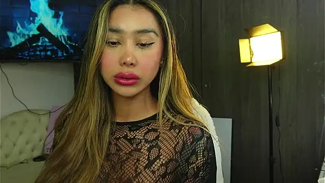 liah v online show from 23, 4, 2026