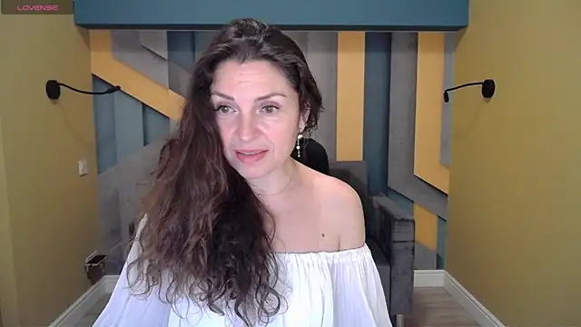 EllaLong online show from 13, 12, 2024