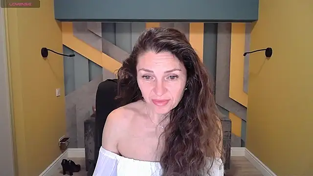 EllaLong online show from 17, 1, 2025