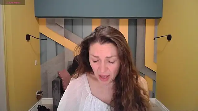 EllaLong online show from 17, 1, 2025