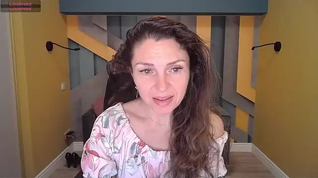 EllaLong online show from 7, 2, 2025