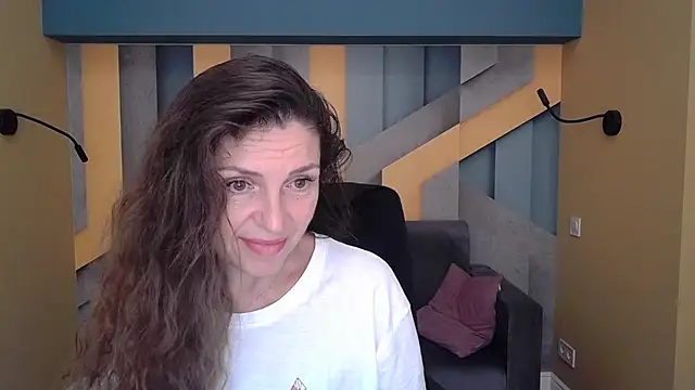 EllaLong online show from 5, 10, 2025