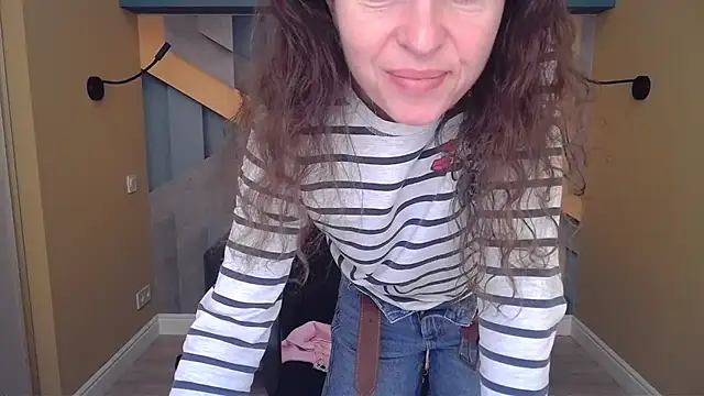 EllaLong online show from 2, 12, 2025