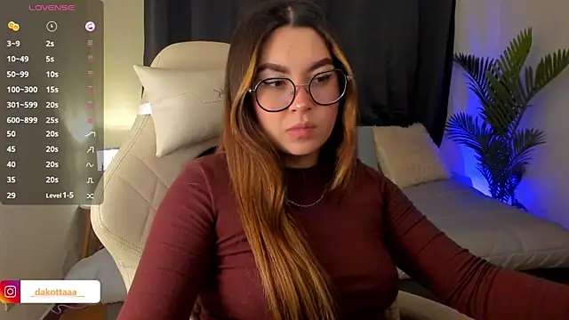 dakottaa  online show from 7, 11, 2025